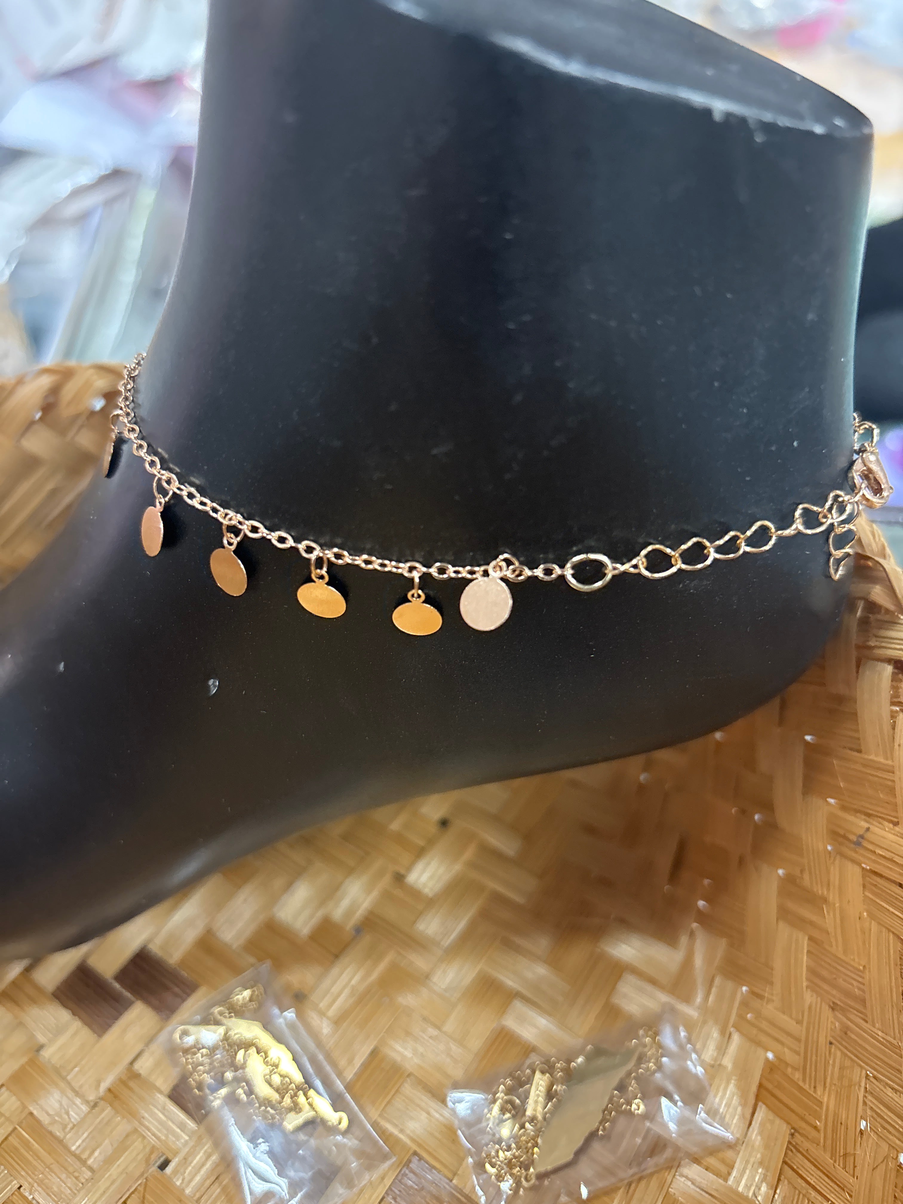 Anklet gold with pendants