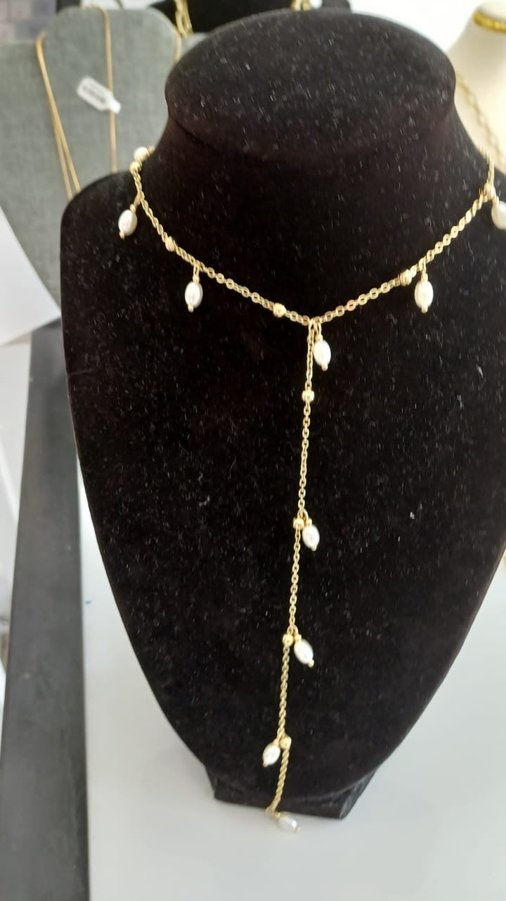 Necklace pearl long