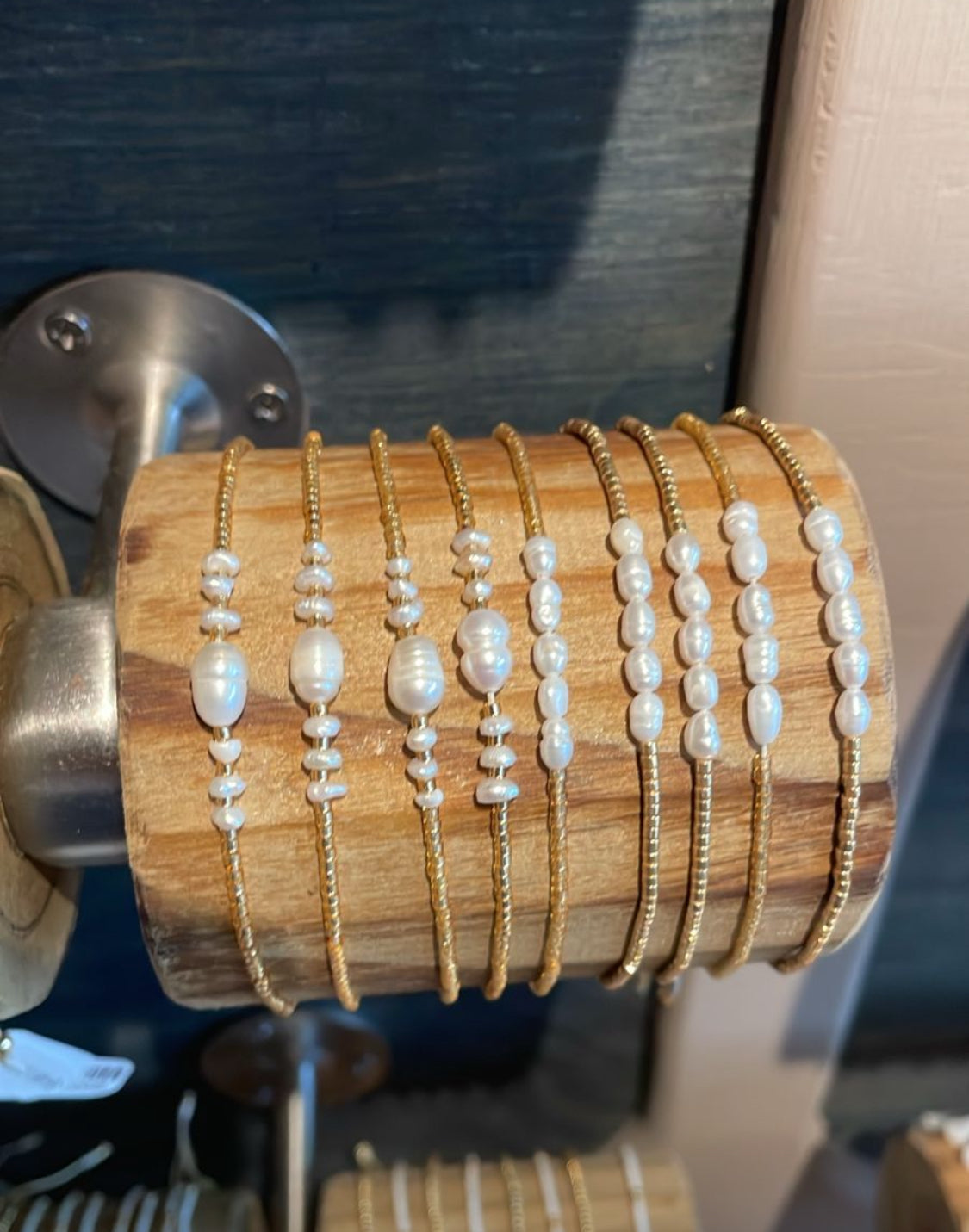 Bracelet Line K7 beige three pearl