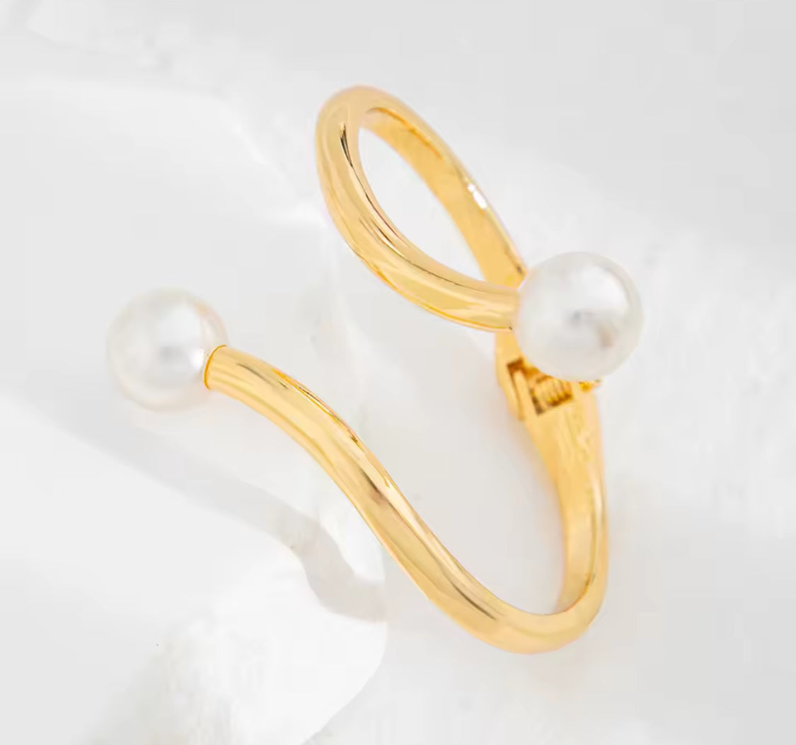 Bracelet gold pearl