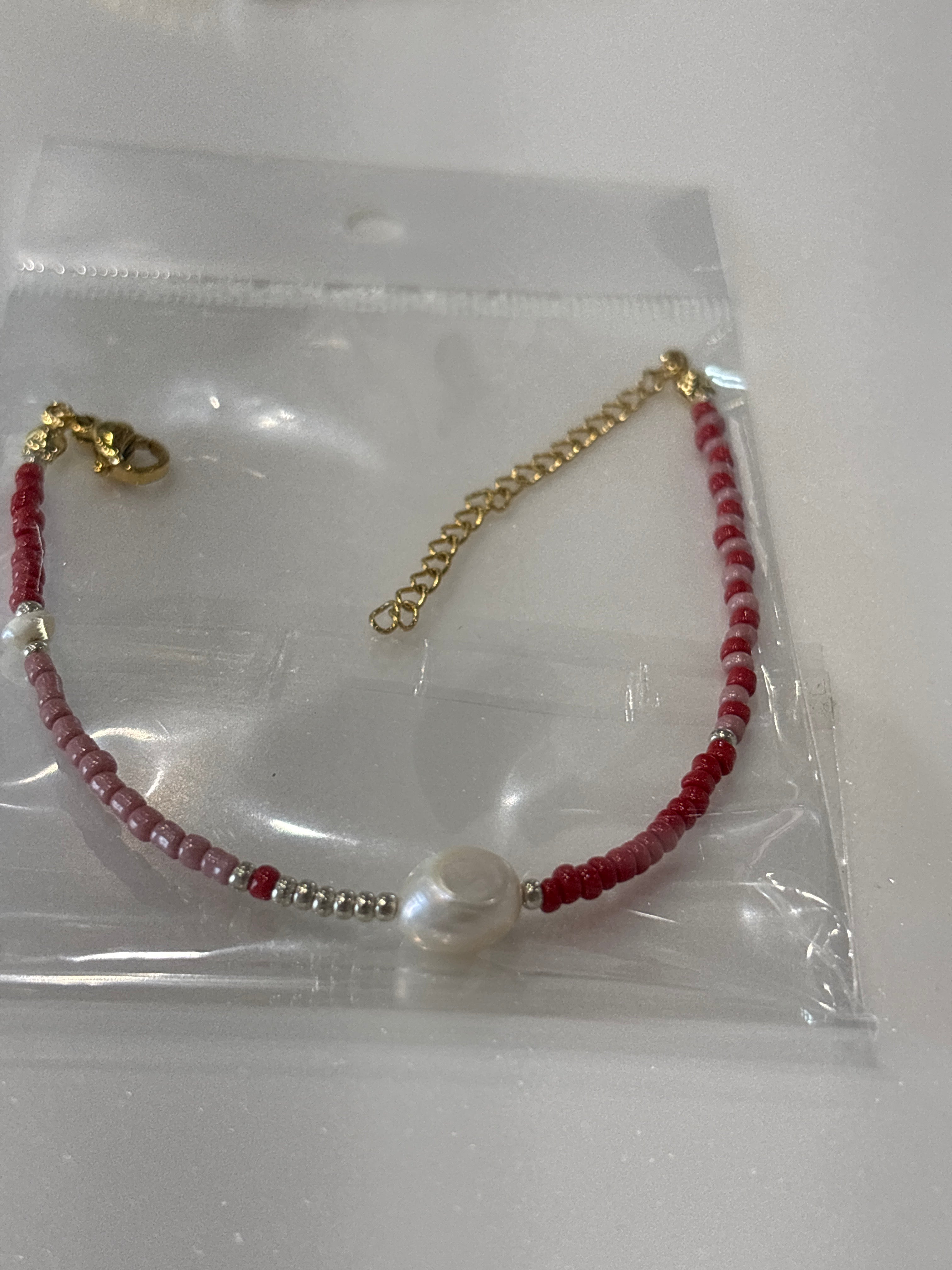 Bracelet red pink pearl