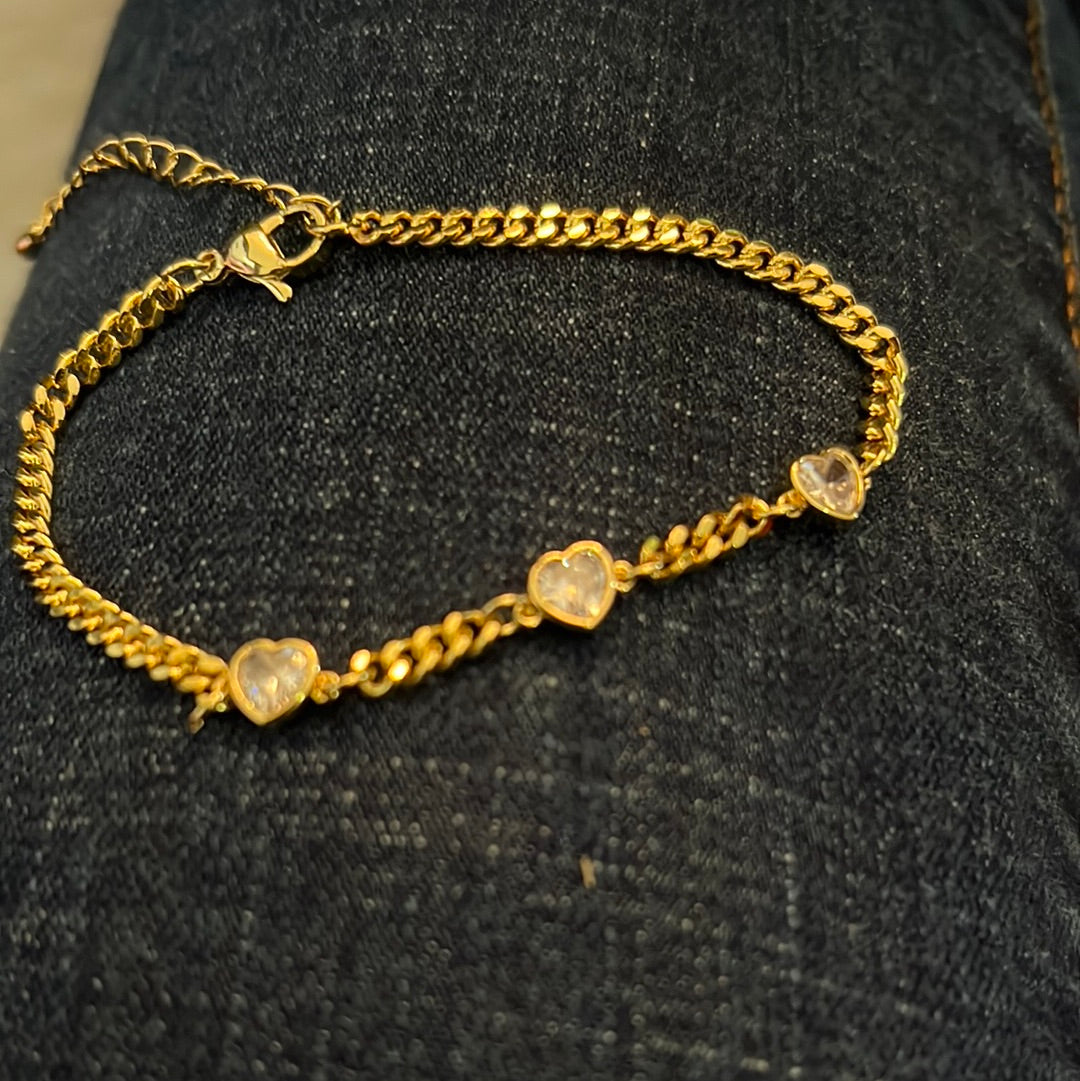 Bracelet gold plated with hearts zirconia