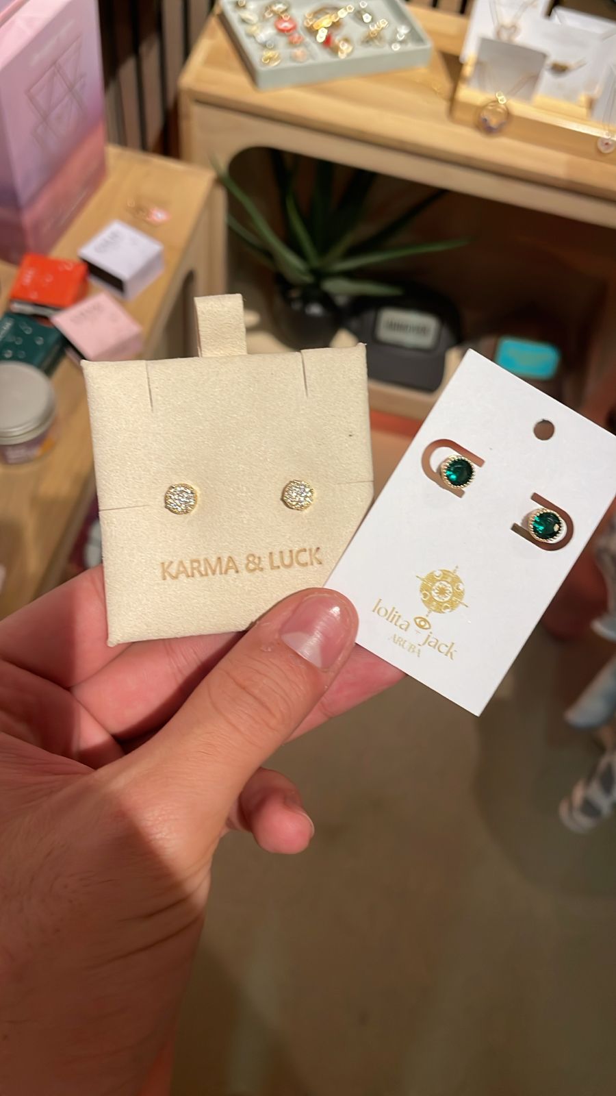 Earring small circle zircona