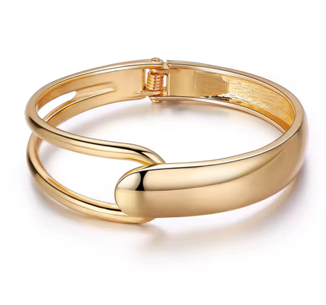 Bracelet gold plated hole