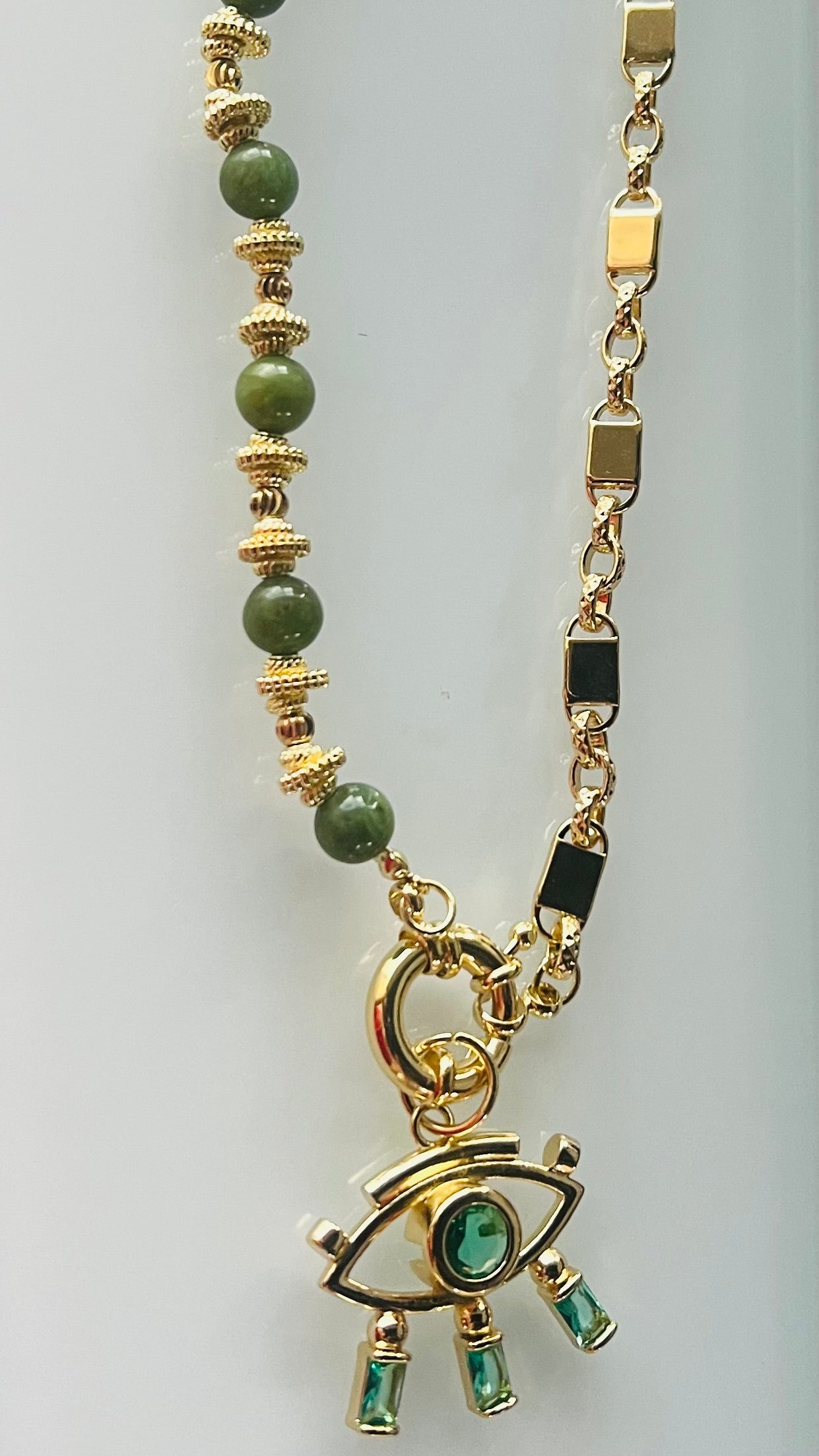 Necklace gold green beads third eye