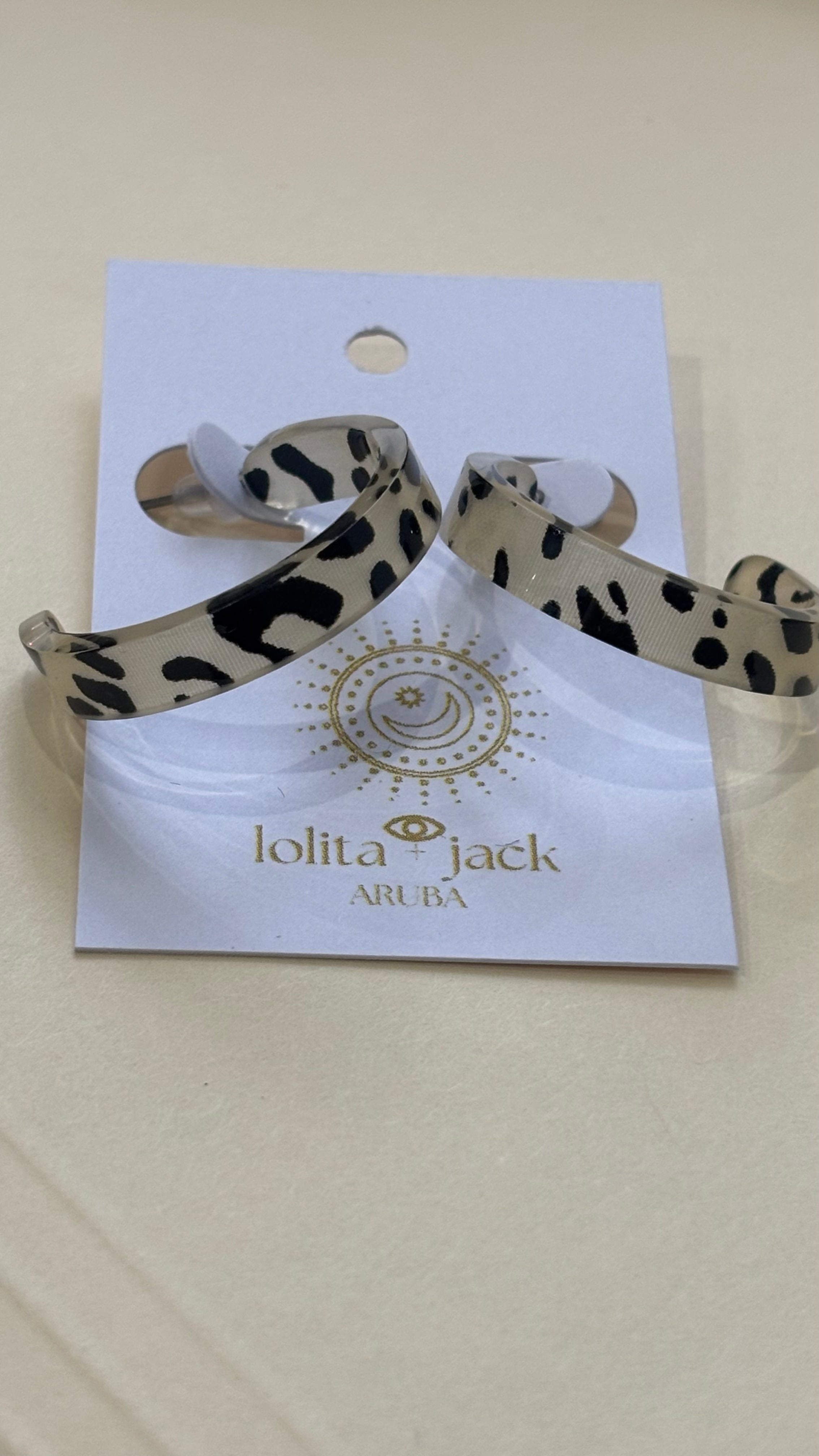 Earring resin tiger