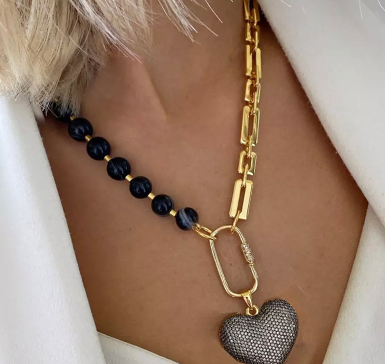 Necklace black beads gold black heart