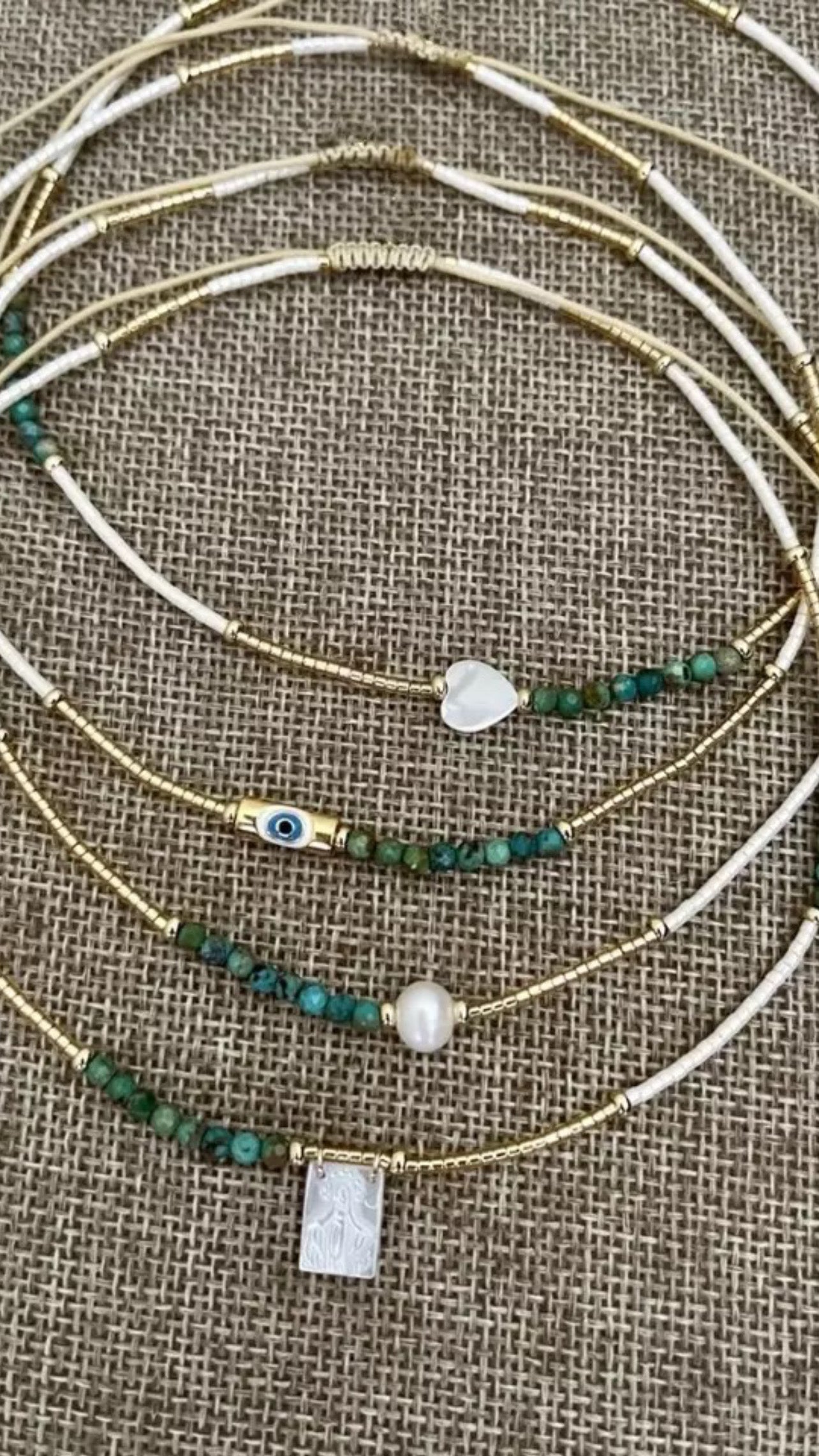 Green white necklace nacar virgen pendant